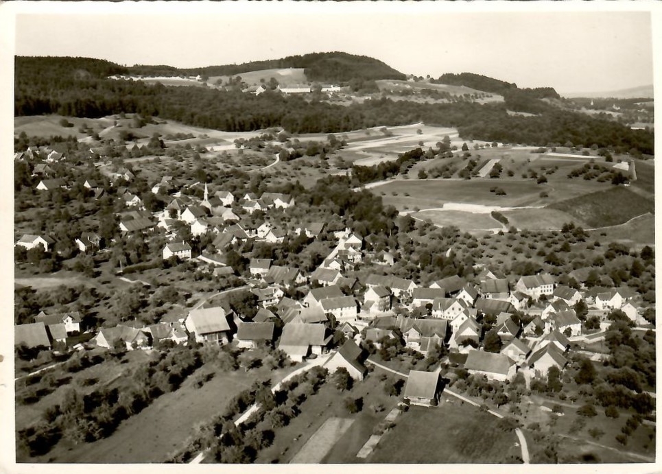 <p>H&uuml;ttwilen TG Flugaufnahme Nr.1908f&nbsp; ; Karte Top Zustand ungelaufen ,&nbsp;</p>