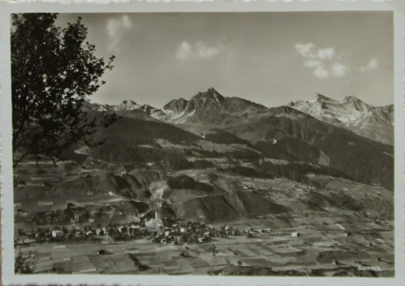 <p>&nbsp;Sumvitg (Somvix) Flugaufnahme , Karte Top Zustand gelaufen</p>