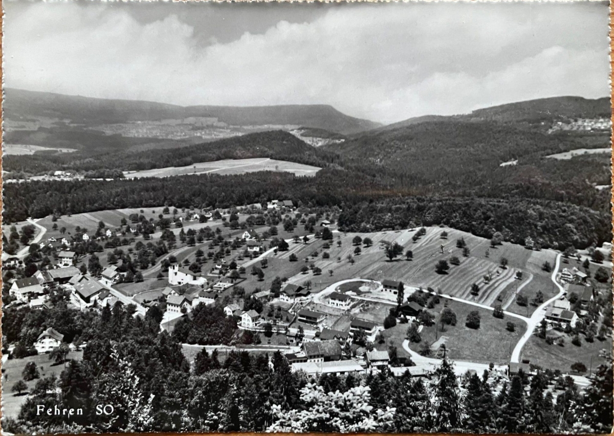 <p>Fehren SO&nbsp; Flugaufnahme Nr.9398, 1950&nbsp;, Karte Top Zustand ungelaufen</p>